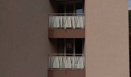 pose de garde corps sérigraphié sur un balcon à Voiron