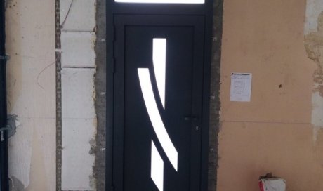 pose de porte d'entrée en PVC armé, vitrée à La Côte Saint André