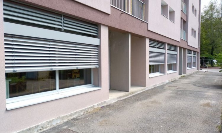 Pose de brise soleil orientable à Saint Etienne de Saint Geoirs